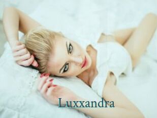 Luxxandra En live show