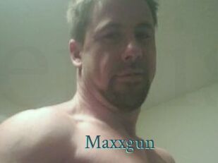 Maxxgun En live show