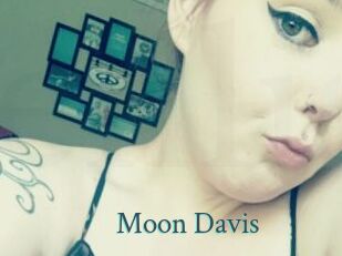 Moon_Davis