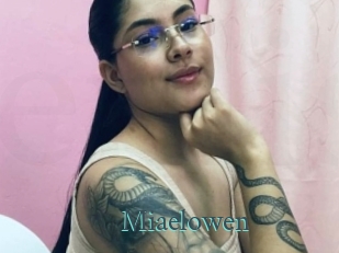 miaelowen En live show