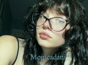 monicadani En live show