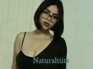 naturaltiits En live show