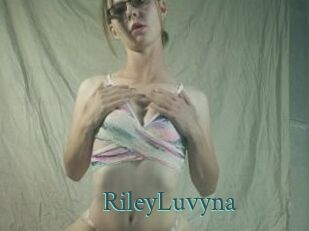 RileyLuvyna