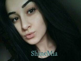 ShineMia En live show
