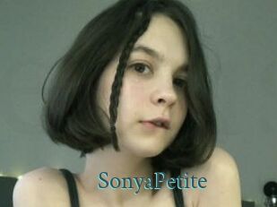 SonyaPetite En live show