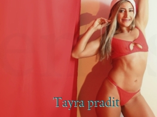 tayra_pradit En live show