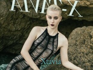 xtavia En live show